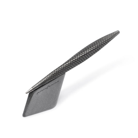 Pininfarina Speedform Transitions collections in its titanium version on its stand