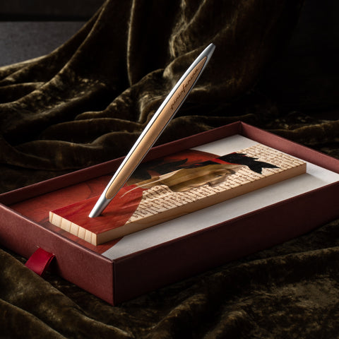 Pininfarina Segno "Cambiano Dante 500th Exclusive Special Edition" luxury ethergraf inkless or ballpoint pen with aluminum body and cedar wood inserts standing in its cedarwood base with Dante Alighieri face and inscriptions, inside its packaging box.