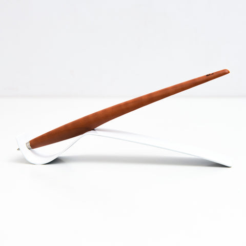 FO - Forever Made In Italy "Piuma Italian Beauty" Pen available in Ethergraf inkless or Ballpoint tip with pear wood steam, standing in its stainless steel ondulated base.